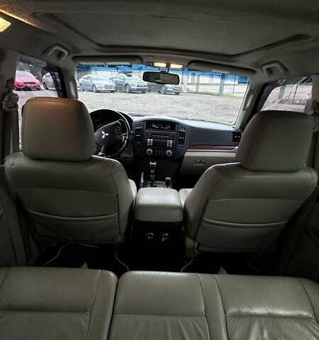 Синий Мицубиси Паджеро Вагон, объемом двигателя 3 л и пробегом 221 тыс. км за 9800 $, фото 16 на Automoto.ua