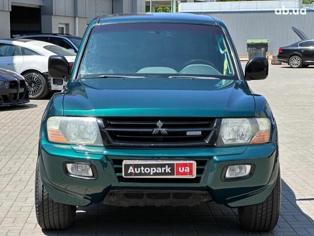 Зеленый Мицубиси Паджеро Вагон, объемом двигателя 3.5 л и пробегом 301 тыс. км за 8290 $, фото 2 на Automoto.ua