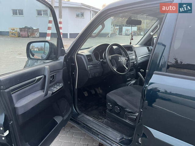 Зеленый Мицубиси Паджеро Вагон, объемом двигателя 3.2 л и пробегом 220 тыс. км за 7200 $, фото 49 на Automoto.ua