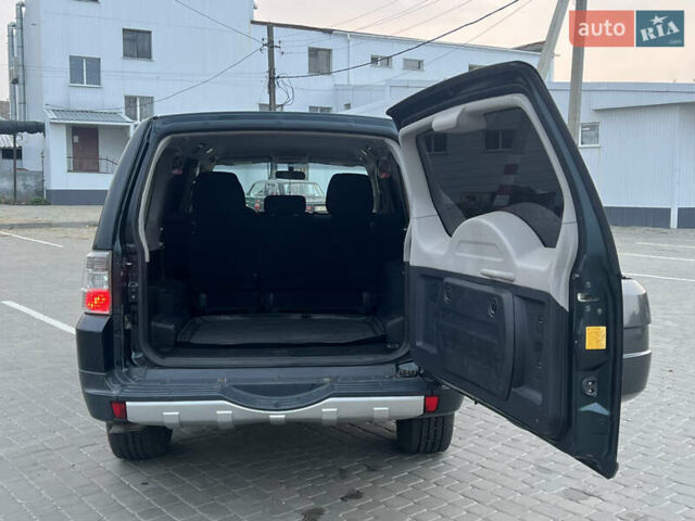 Зеленый Мицубиси Паджеро Вагон, объемом двигателя 3.2 л и пробегом 220 тыс. км за 7200 $, фото 73 на Automoto.ua