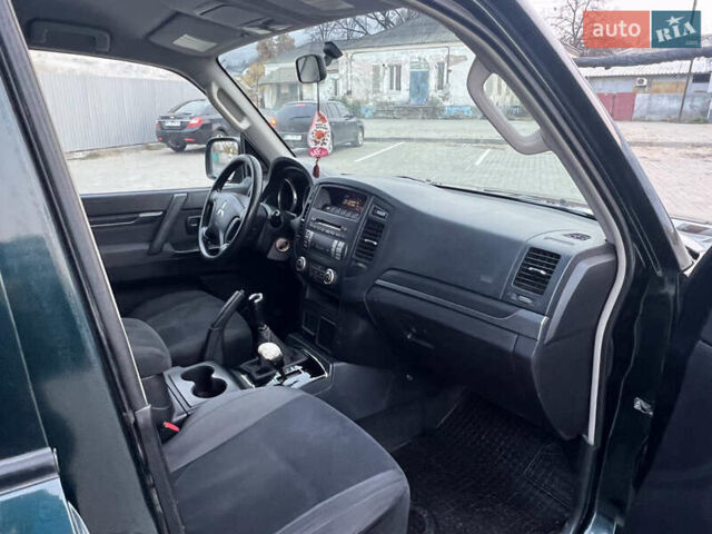 Зеленый Мицубиси Паджеро Вагон, объемом двигателя 3.2 л и пробегом 220 тыс. км за 7200 $, фото 68 на Automoto.ua