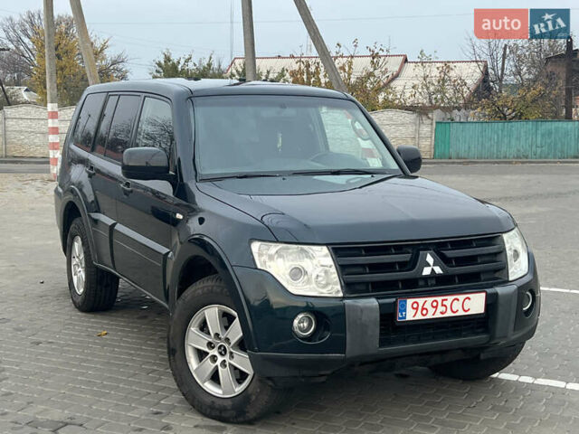 Зеленый Мицубиси Паджеро Вагон, объемом двигателя 3.2 л и пробегом 220 тыс. км за 7200 $, фото 3 на Automoto.ua