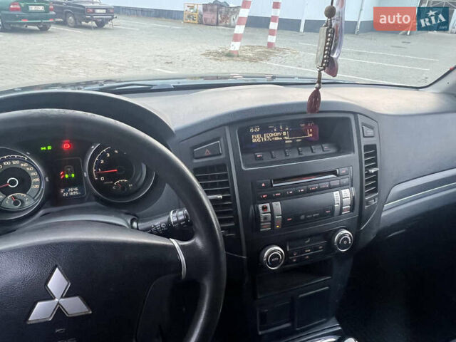 Зеленый Мицубиси Паджеро Вагон, объемом двигателя 3.2 л и пробегом 220 тыс. км за 7200 $, фото 61 на Automoto.ua