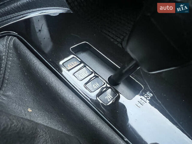 Зеленый Мицубиси Паджеро Вагон, объемом двигателя 3.2 л и пробегом 220 тыс. км за 7200 $, фото 60 на Automoto.ua