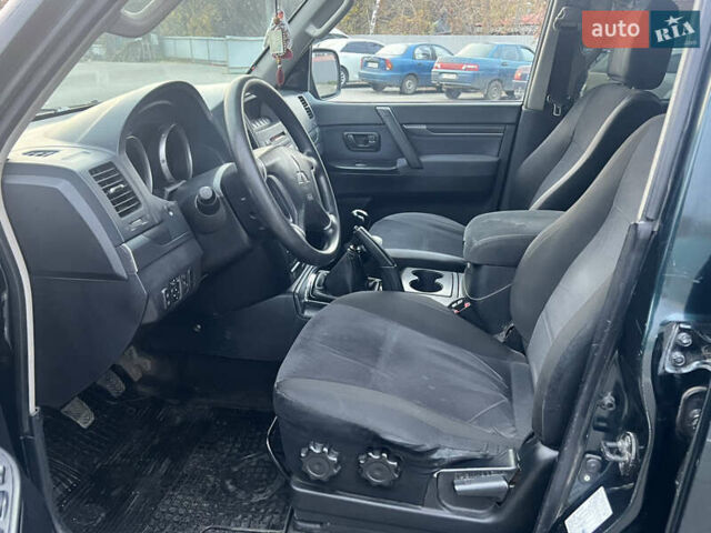 Зеленый Мицубиси Паджеро Вагон, объемом двигателя 3.2 л и пробегом 220 тыс. км за 7200 $, фото 51 на Automoto.ua