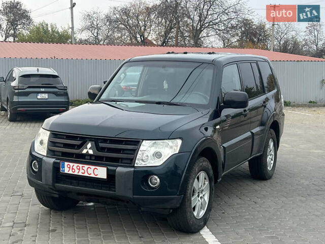 Зеленый Мицубиси Паджеро Вагон, объемом двигателя 3.2 л и пробегом 220 тыс. км за 7200 $, фото 21 на Automoto.ua