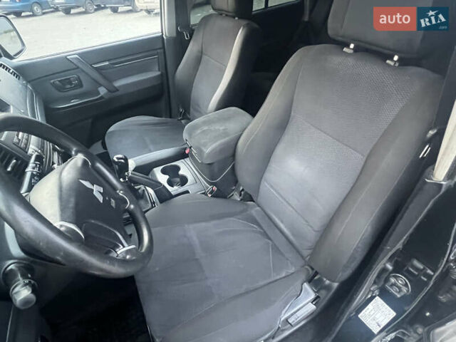 Зеленый Мицубиси Паджеро Вагон, объемом двигателя 3.2 л и пробегом 220 тыс. км за 7200 $, фото 52 на Automoto.ua