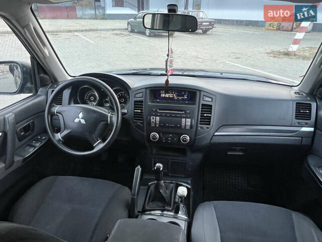 Зеленый Мицубиси Паджеро Вагон, объемом двигателя 3.2 л и пробегом 220 тыс. км за 7200 $, фото 66 на Automoto.ua