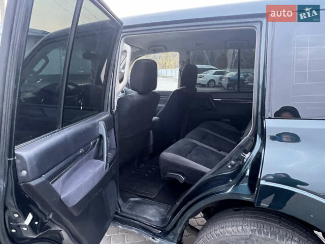 Зеленый Мицубиси Паджеро Вагон, объемом двигателя 3.2 л и пробегом 220 тыс. км за 7200 $, фото 63 на Automoto.ua