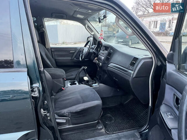 Зеленый Мицубиси Паджеро Вагон, объемом двигателя 3.2 л и пробегом 220 тыс. км за 7200 $, фото 67 на Automoto.ua