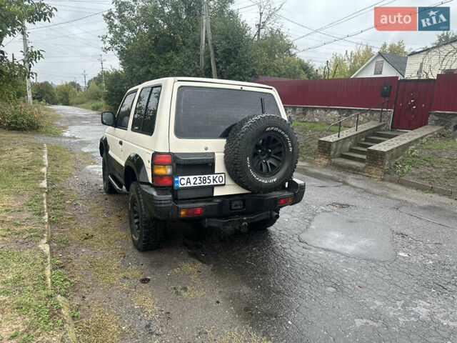 Білий Міцубісі Паджеро, об'ємом двигуна 2.97 л та пробігом 280 тис. км за 7400 $, фото 5 на Automoto.ua