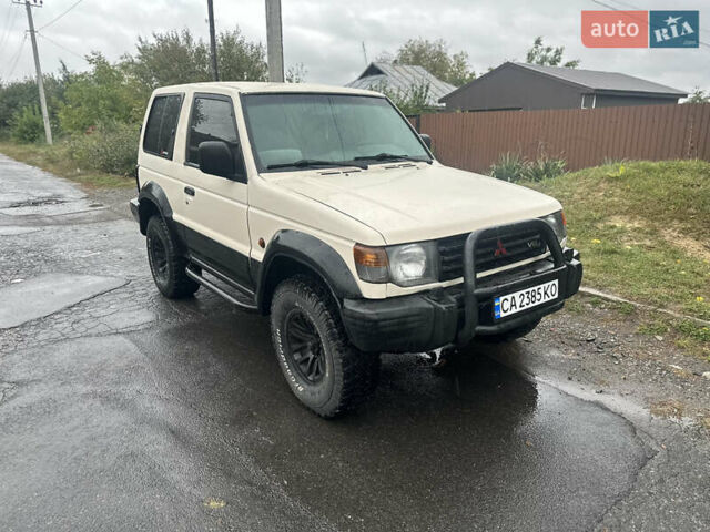 Білий Міцубісі Паджеро, об'ємом двигуна 2.97 л та пробігом 280 тис. км за 7400 $, фото 1 на Automoto.ua