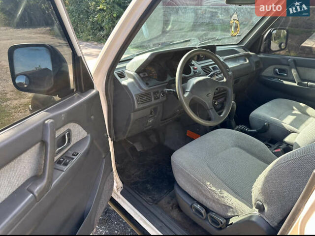Білий Міцубісі Паджеро, об'ємом двигуна 2.97 л та пробігом 280 тис. км за 6400 $, фото 9 на Automoto.ua