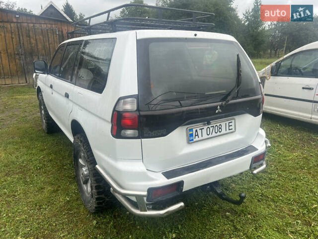 Белый Мицубиси Паджеро, объемом двигателя 2.48 л и пробегом 160 тыс. км за 9999 $, фото 2 на Automoto.ua