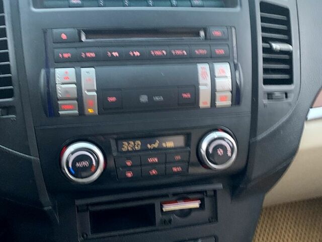 Белый Мицубиси Паджеро, объемом двигателя 3 л и пробегом 202 тыс. км за 12000 $, фото 11 на Automoto.ua