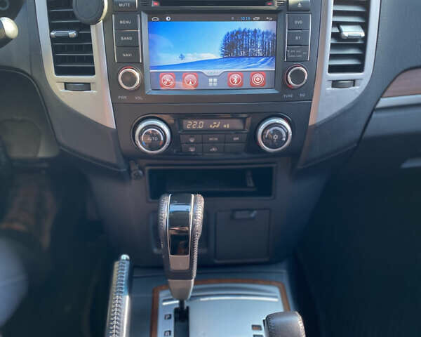 Белый Мицубиси Паджеро, объемом двигателя 2.97 л и пробегом 310 тыс. км за 13900 $, фото 10 на Automoto.ua