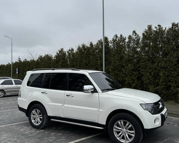 Білий Міцубісі Паджеро, об'ємом двигуна 2.97 л та пробігом 245 тис. км за 8900 $, фото 45 на Automoto.ua