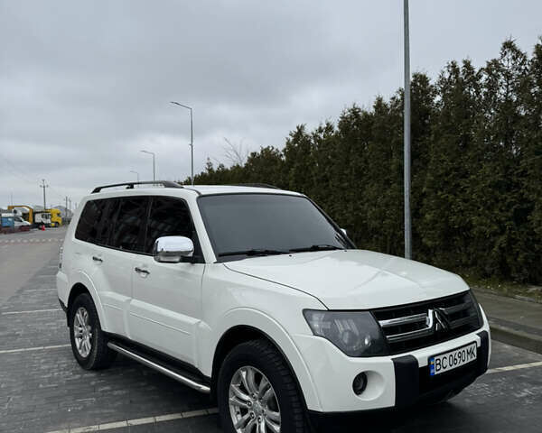 Білий Міцубісі Паджеро, об'ємом двигуна 2.97 л та пробігом 245 тис. км за 8900 $, фото 30 на Automoto.ua