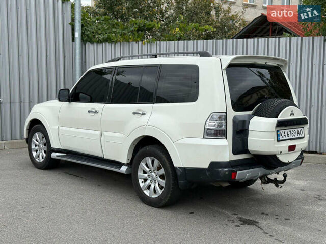 Белый Мицубиси Паджеро, объемом двигателя 3 л и пробегом 335 тыс. км за 8700 $, фото 5 на Automoto.ua