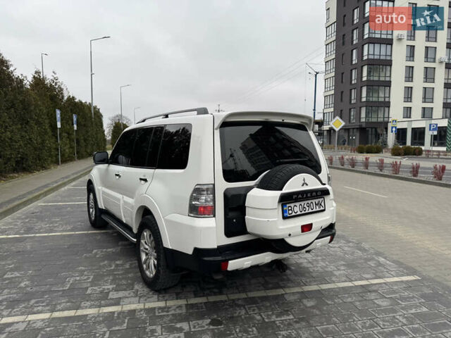 Білий Міцубісі Паджеро, об'ємом двигуна 2.97 л та пробігом 245 тис. км за 8900 $, фото 15 на Automoto.ua