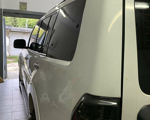 Белый Мицубиси Паджеро, объемом двигателя 2.97 л и пробегом 178 тыс. км за 11900 $, фото 7 на Automoto.ua