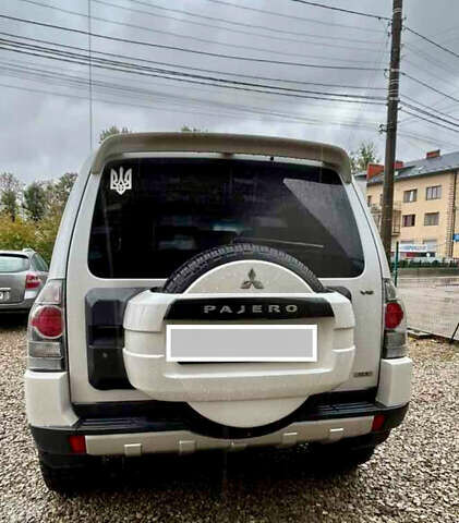 Белый Мицубиси Паджеро, объемом двигателя 2.97 л и пробегом 310 тыс. км за 13900 $, фото 8 на Automoto.ua