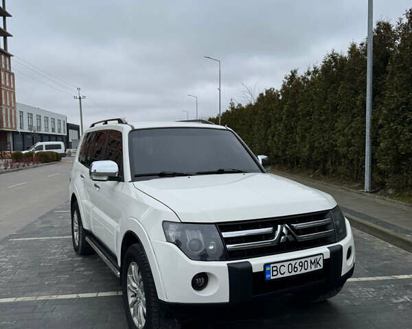 Білий Міцубісі Паджеро, об'ємом двигуна 2.97 л та пробігом 245 тис. км за 9850 $, фото 30 на Automoto.ua