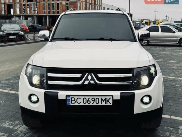 Білий Міцубісі Паджеро, об'ємом двигуна 2.97 л та пробігом 245 тис. км за 9850 $, фото 16 на Automoto.ua