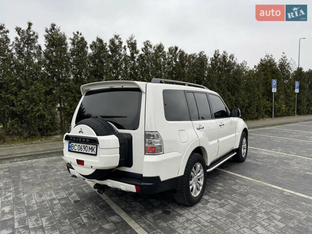 Білий Міцубісі Паджеро, об'ємом двигуна 2.97 л та пробігом 245 тис. км за 8900 $, фото 13 на Automoto.ua