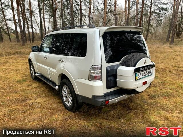 Белый Мицубиси Паджеро, объемом двигателя 3 л и пробегом 202 тыс. км за 12000 $, фото 7 на Automoto.ua