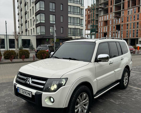 Білий Міцубісі Паджеро, об'ємом двигуна 2.97 л та пробігом 245 тис. км за 9850 $, фото 2 на Automoto.ua