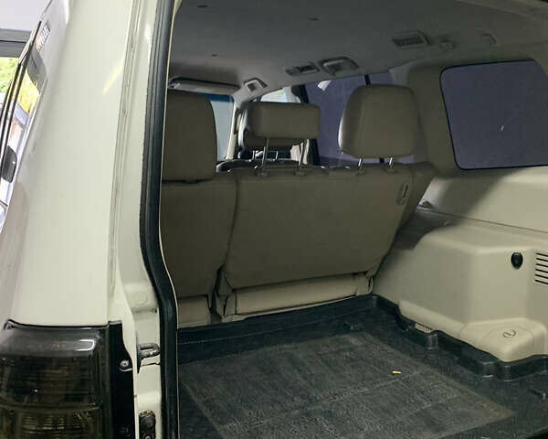 Белый Мицубиси Паджеро, объемом двигателя 2.97 л и пробегом 178 тыс. км за 11900 $, фото 2 на Automoto.ua