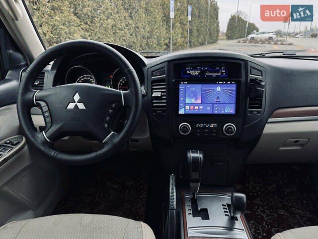 Білий Міцубісі Паджеро, об'ємом двигуна 2.97 л та пробігом 245 тис. км за 9850 $, фото 17 на Automoto.ua