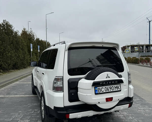 Білий Міцубісі Паджеро, об'ємом двигуна 2.97 л та пробігом 245 тис. км за 8900 $, фото 39 на Automoto.ua