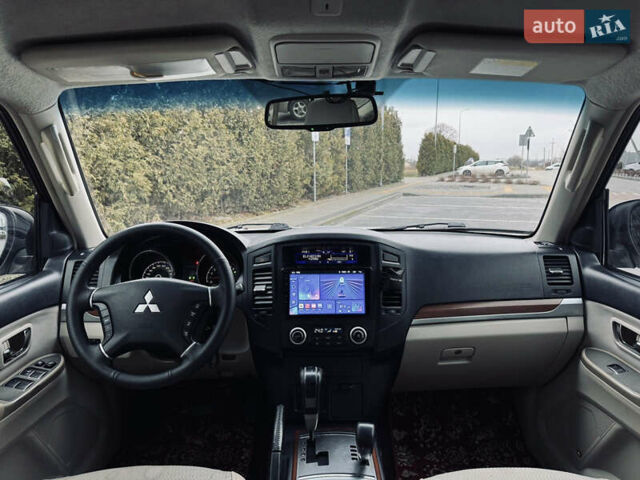 Білий Міцубісі Паджеро, об'ємом двигуна 2.97 л та пробігом 245 тис. км за 9850 $, фото 18 на Automoto.ua