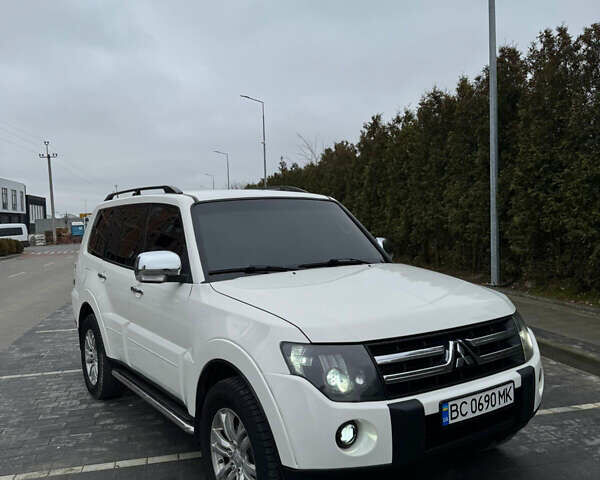 Білий Міцубісі Паджеро, об'ємом двигуна 2.97 л та пробігом 245 тис. км за 9850 $, фото 8 на Automoto.ua