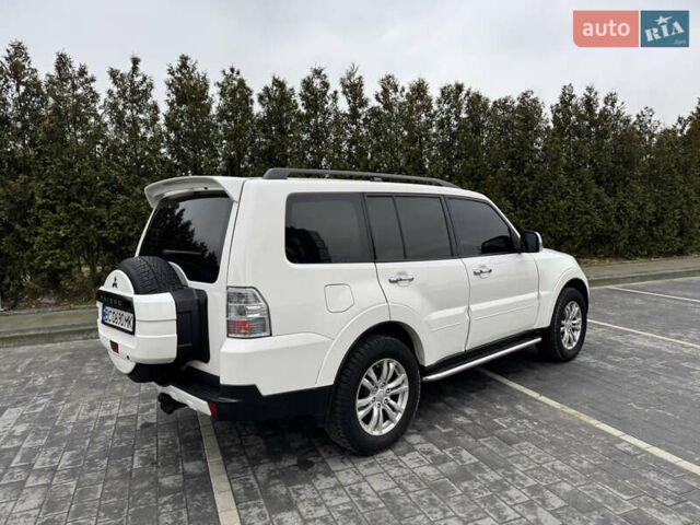 Білий Міцубісі Паджеро, об'ємом двигуна 2.97 л та пробігом 245 тис. км за 8900 $, фото 12 на Automoto.ua