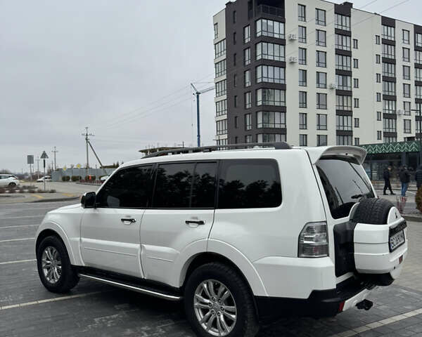 Білий Міцубісі Паджеро, об'ємом двигуна 2.97 л та пробігом 245 тис. км за 8900 $, фото 37 на Automoto.ua