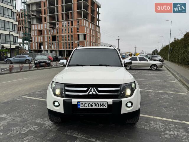 Білий Міцубісі Паджеро, об'ємом двигуна 2.97 л та пробігом 245 тис. км за 8900 $, фото 7 на Automoto.ua