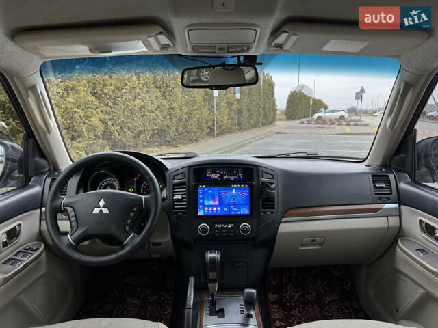 Білий Міцубісі Паджеро, об'ємом двигуна 2.97 л та пробігом 245 тис. км за 8900 $, фото 27 на Automoto.ua