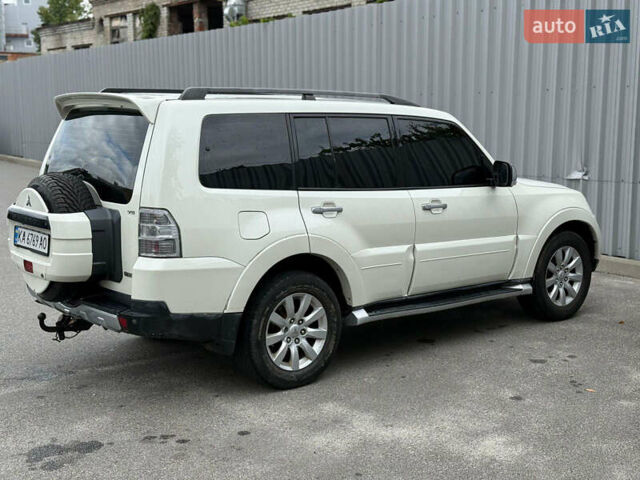 Белый Мицубиси Паджеро, объемом двигателя 3 л и пробегом 335 тыс. км за 8700 $, фото 4 на Automoto.ua