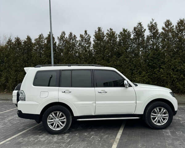 Білий Міцубісі Паджеро, об'ємом двигуна 2.97 л та пробігом 245 тис. км за 9850 $, фото 33 на Automoto.ua