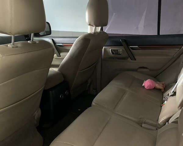 Белый Мицубиси Паджеро, объемом двигателя 2.97 л и пробегом 178 тыс. км за 11900 $, фото 5 на Automoto.ua