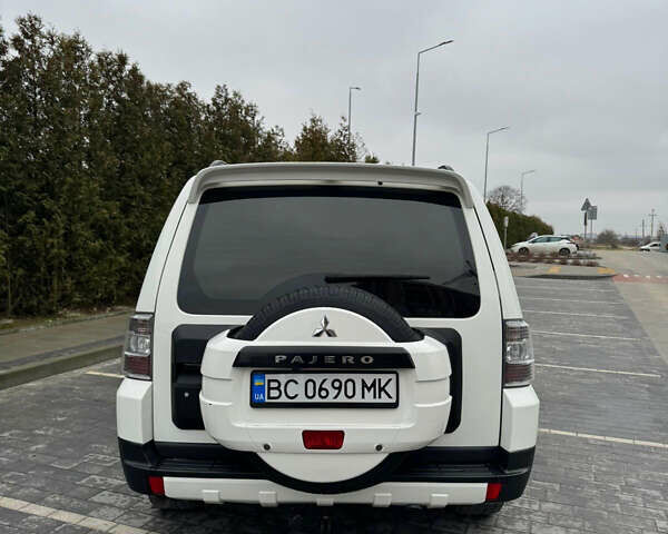 Білий Міцубісі Паджеро, об'ємом двигуна 2.97 л та пробігом 245 тис. км за 9850 $, фото 31 на Automoto.ua