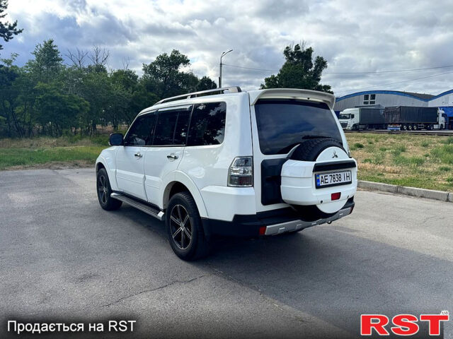 Білий Міцубісі Паджеро, об'ємом двигуна 3 л та пробігом 159 тис. км за 11900 $, фото 4 на Automoto.ua