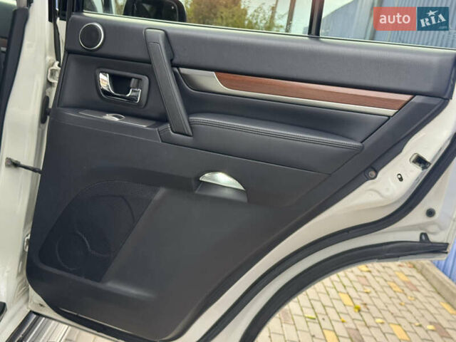 Белый Мицубиси Паджеро, объемом двигателя 3 л и пробегом 197 тыс. км за 12900 $, фото 27 на Automoto.ua