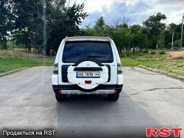 Білий Міцубісі Паджеро, об'ємом двигуна 3 л та пробігом 159 тис. км за 11900 $, фото 5 на Automoto.ua