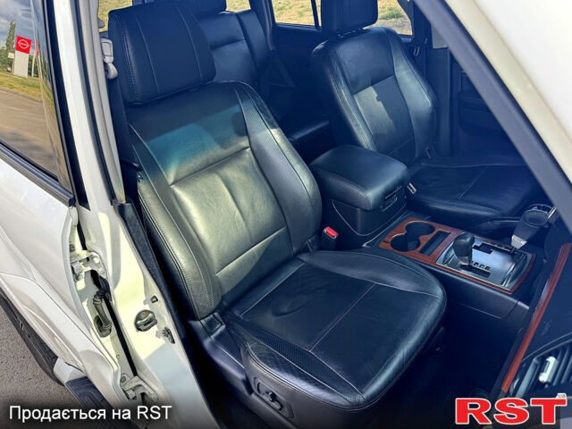 Білий Міцубісі Паджеро, об'ємом двигуна 3 л та пробігом 159 тис. км за 11900 $, фото 12 на Automoto.ua