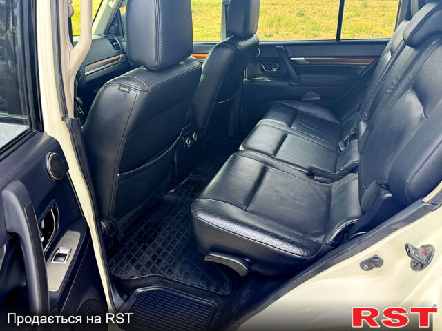 Білий Міцубісі Паджеро, об'ємом двигуна 3 л та пробігом 159 тис. км за 11900 $, фото 11 на Automoto.ua