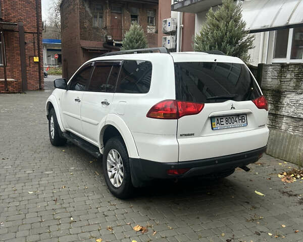 Білий Міцубісі Паджеро, об'ємом двигуна 2.48 л та пробігом 138 тис. км за 17500 $, фото 2 на Automoto.ua
